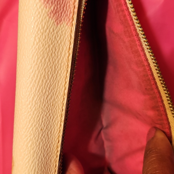 Coach Floral Cream Wallet - Picture 6 of 8